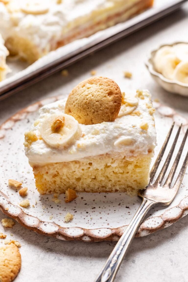 Gâteau Poke au Pouding à la Banane – J’adore Manger